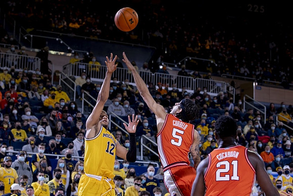 DeVante' Jones (12)