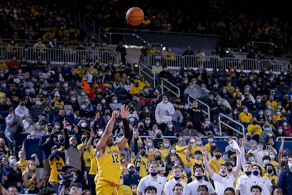 DeVante' Jones (12)