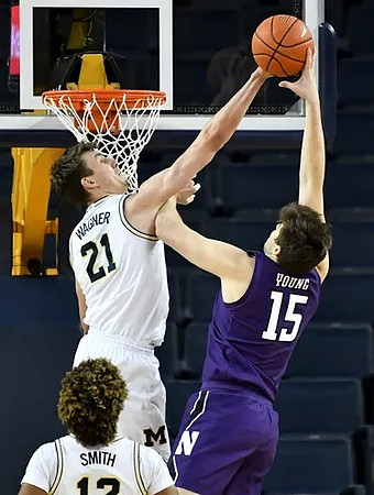 Mike Smith (12) and Franz Wagner (21)