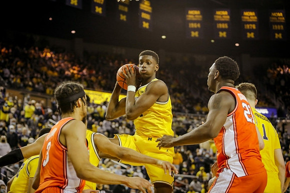 Moussa Diabate (14) and Hunter Dickinson (1)