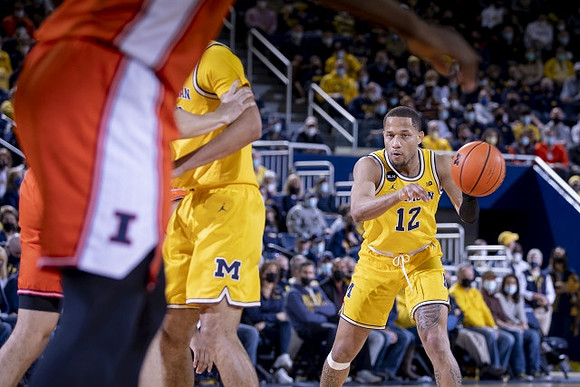 DeVante' Jones (12)