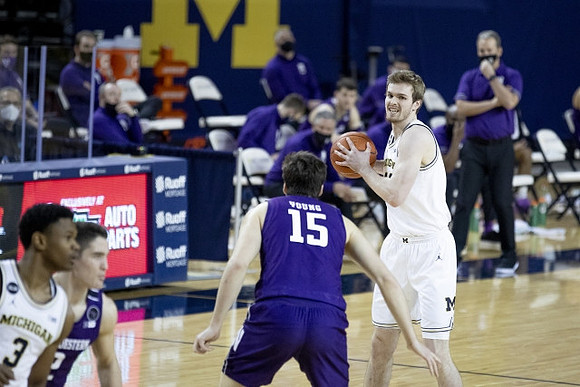 Zeb Jackson (3) and Jaron Faulds (44)