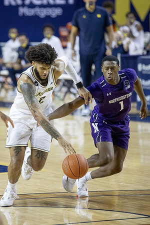 Isaiah Livers (2)