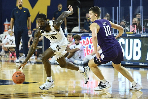 Chaundee Brown Jr. (15)