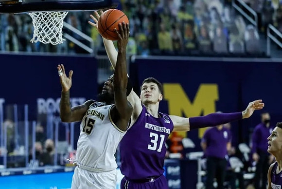 Chaundee Brown Jr. (15)