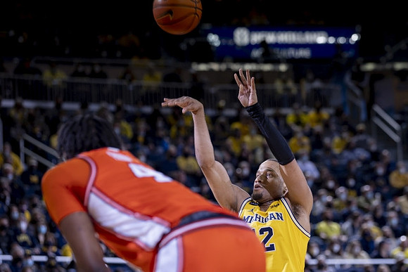 DeVante' Jones (12)