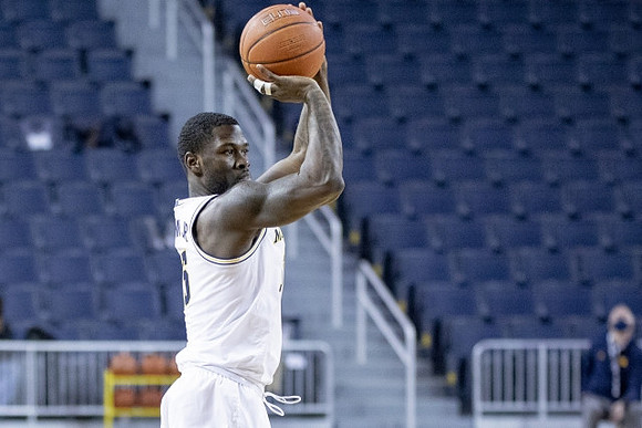 Chaundee Brown Jr. (15)