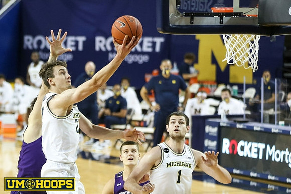Franz Wagner (21) and Hunter Dickinson (1)