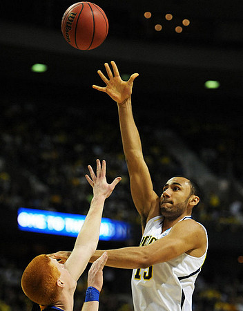 Jon Horford (15)