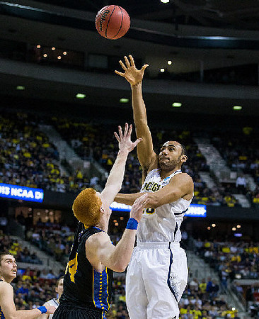 Jon Horford (15)
