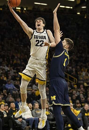 Hunter Dickinson (1)