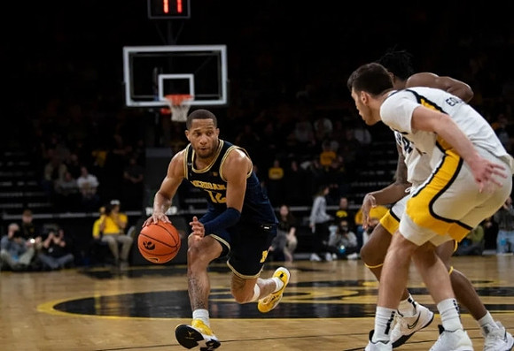 DeVante' Jones (12)