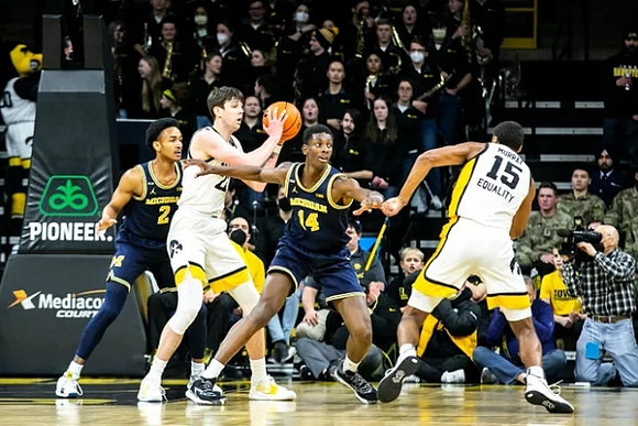 Kobe Bufkin (2) and Moussa Diabate (14)