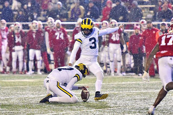 Will Hart (17) and Quinn Nordin (3)