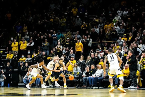DeVante' Jones (12)