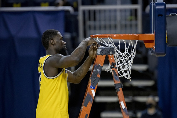 Chaundee Brown Jr. (15)
