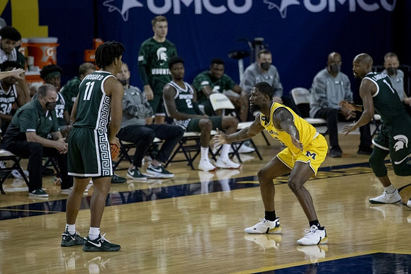 Chaundee Brown Jr. (15)