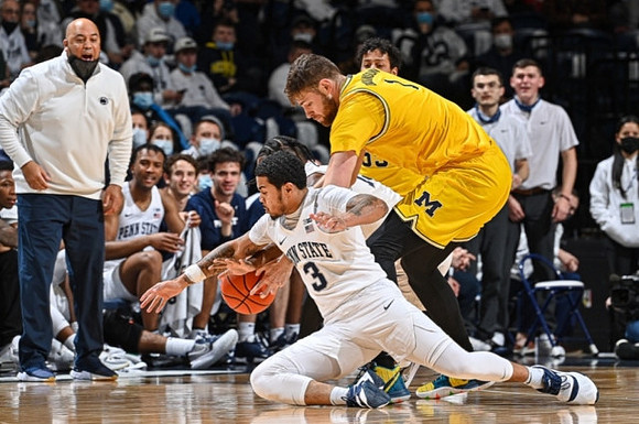 Penn State Head Coach Micah Shrewsberry, Hunter Dickinson (1), and Eli Brooks (55)