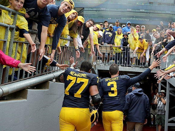 Grant Newsome (77) and Wilton Speight (3)