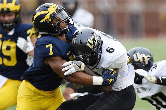 Jordan Glasgow (29) and Shelton Johnson (7)