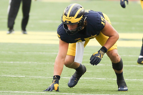 Chase Winovich (15)