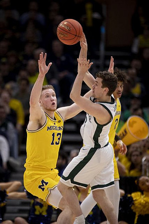 Ignas Brazdeikis (13) and Jordan Poole (2)