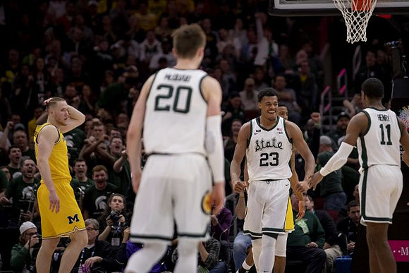 Ignas Brazdeikis (13) and Charles Matthews (1)