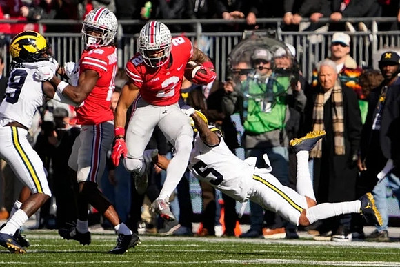 Rod Moore (19) and DJ Turner (5)