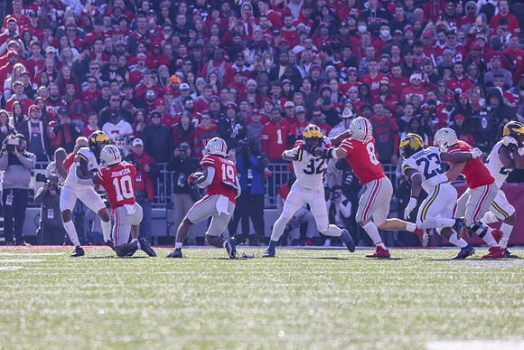 Jaylen Harrell (32) and Michael Barrett (23)