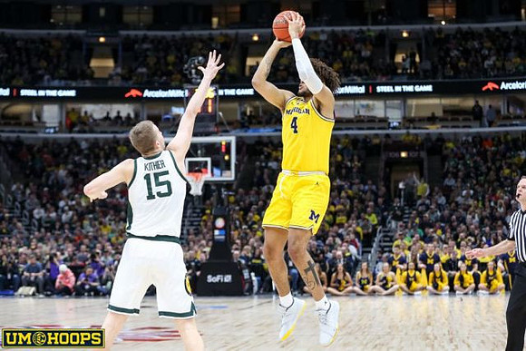 Isaiah Livers (4)