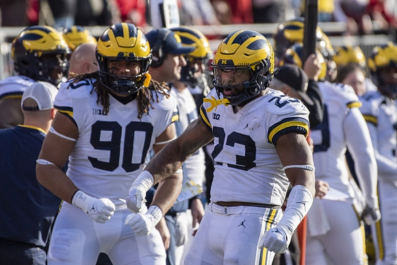 Mike Morris (90) and Michael Barrett (23)