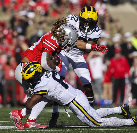 R.J. Moten (6) and Gemon Green (22)
