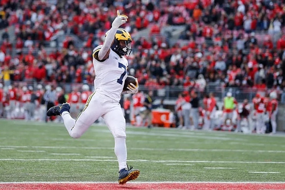 Donovan Edwards (7)
