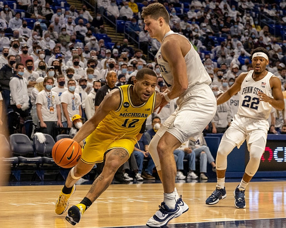DeVante' Jones (12)