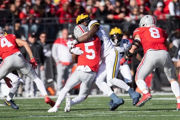Junior Colson (25) and Gemon Green (22)