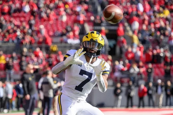 Donovan Edwards (7)