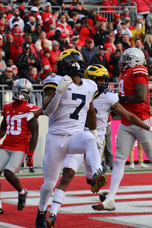 Donovan Edwards (7) and Cornelius Johnson (6)