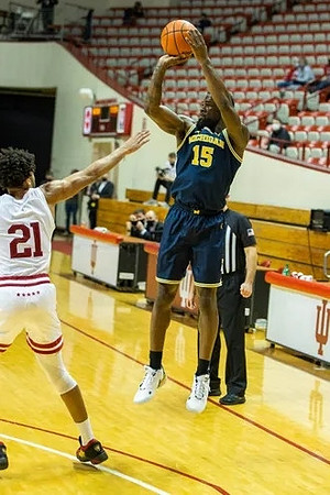 Chaundee Brown Jr. (15)