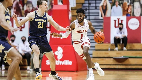 Franz Wagner (21) and Eli Brooks (55)