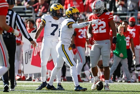 Donovan Edwards (7) and Ronnie Bell (8)