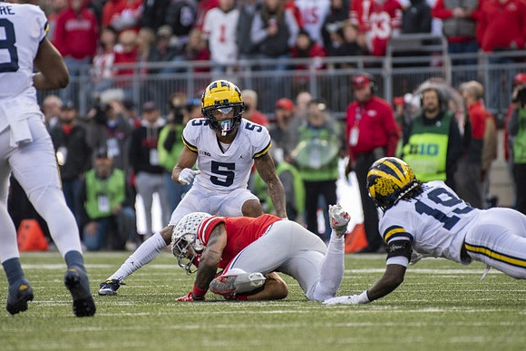 DJ Turner (5) and Rod Moore (19)