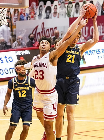 Mike Smith (12) and Franz Wagner (21)