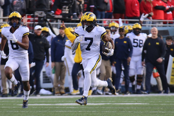 Cornelius Johnson (6) and Donovan Edwards (7)
