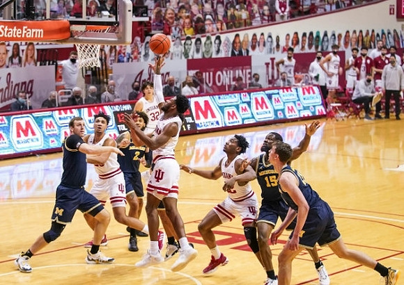 Austin Davis (51), Isaiah Livers (2), Chaundee Brown Jr. (15), and Franz Wagner (21)