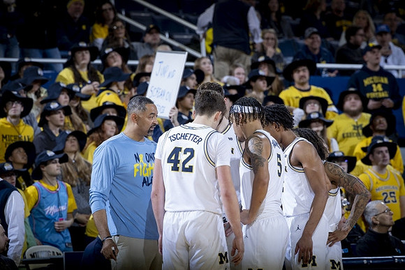 Juwan Howard, Will Tschetter (42), Hunter Dickinson (1), Terrance Williams II (5), Kobe Bufkin (2), and Dug McDaniel (0)