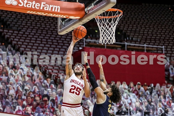 Isaiah Livers (2)