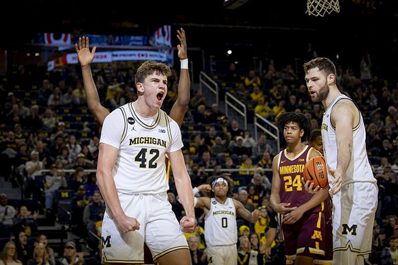 Will Tschetter (42), Dug McDaniel (0), and Hunter Dickinson (1)