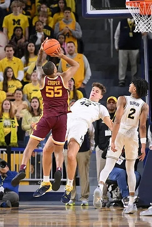 Will Tschetter (42) and Kobe Bufkin (2)