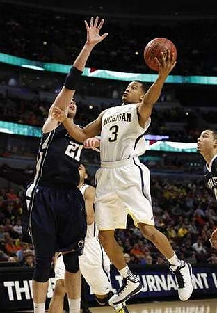 Nik Stauskas (11)