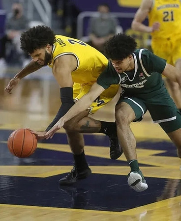 Isaiah Livers (2) and Franz Wagner (21)
